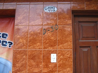 La tienda de "M�s Gas", el
                          n�mero de la casa D30