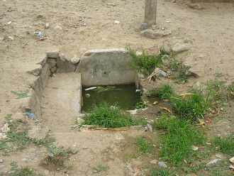 Der Brunnen f�r den H�userblock von
                        S�ngerin Diana im Quartier
                        "Industriepark", Nahaufnahme