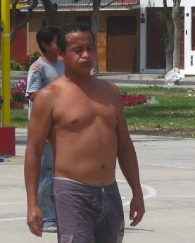 Parque San Est�ban 29-12-2010, futbolista
                          grit�n 03, primer plano 02