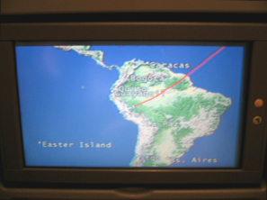 Bildschirmkarte mit der Flugroute ber
                        Peru
