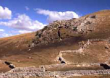 El
                        paisaje en los alrededores de Pachamachay