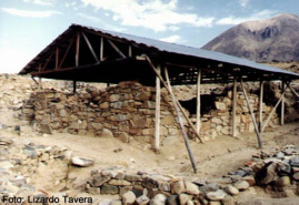 Kotosh: Templo de las Manos Cruzadas,
                          vista exterior