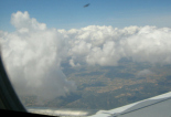 Flug Z�rich-Madrid,
                                Kumulus-Wolkendeckenrand mit UFO am
                                Himmel