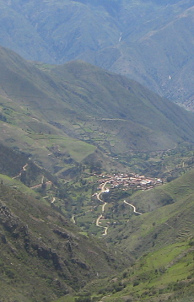 Sicht ins Kerbtal mit Serpentinen und
                        Ocros, 10:57 Uhr