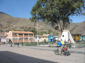 Ocros zwischen Ayacucho und Andahuaylas,
                          Zentralplatz [1]