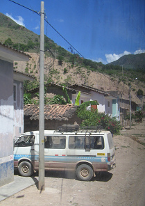 Aguairo, H�userzeile (01), 14:14 Uhr