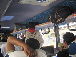 Verkauf von Maiskolben mit K�se
                                  (01)