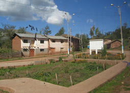 Challhuani, H�user und Zentralplatz