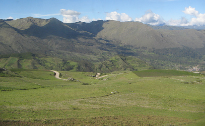 Serpentinen auf dem Weg nach
                                    Talavera / Andahuaylas