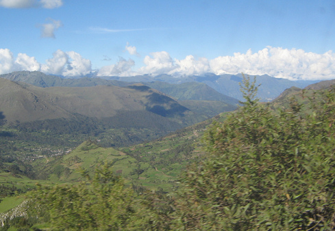 Andenketten und Sicht auf D�rfer,
                              16:12 Uhr