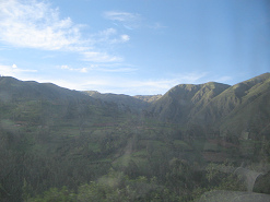 Berggipfel im letzten
                                    Sonnenschein (01)