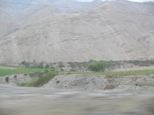 Landwirtschaftsebene mit Felswand (03)