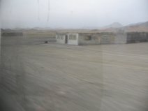 Panamericana Norte en Ancash entre
                        Paramonga y Chimbote, casa de desierto