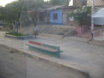 Panamericana Norte en el norte del Per�
                        entre M�ncora y Tumbes, pasando un pueblo (02)
                        (puede ser Cruz de Pizarro?)