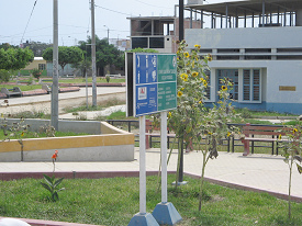 Zarumilla, placa aduanera anunciando el
                          distrito aduanero "Aguas Verdes"