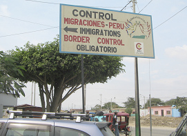 Aduana peruana cerca de Zarumilla, se�al