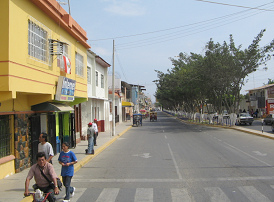 Tumbes, avenida con motos