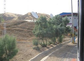 Panamericana entre Zorritos y M�ncora, las
                      antenas parab�licas del puesto policial