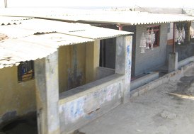 Zorritos, St�nde f�r Kunsthandwerk am
                          Strassenrand