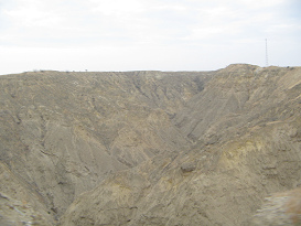 Panamericana Norte zwischen Mancora und
                        Piura, Berghang
