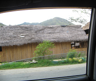 Oxapampa, aldea con cerro de la selva