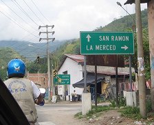 La Merced: Wegweiser nach San Ramon oder nach
                      La Merced (Zentrum)