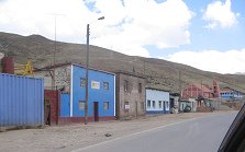 Pucar� bei Morococha mit der roten Kirche