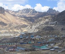 Minensiedlung Morococha (04), die Zackenberge