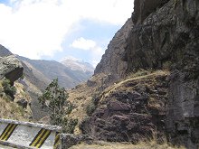 Grande cerro al fondo