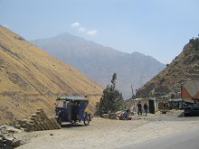 Un primer cerro est� en la bruma