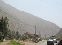 Suburbio de Chosica, paso a nivel