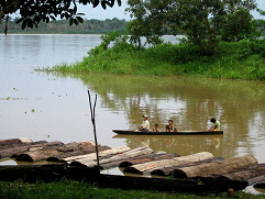 Amazonas-Flussdorf bei Iquitos 02, die
                          Anlegestelle