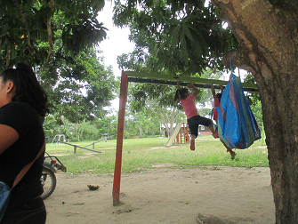 Ni�as deportivas shipibas