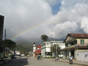Jir�n Grau con municipalidad, iglesia y arco iris
                02. La armon�a es enga�osa.