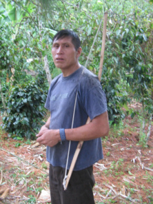 Francisco Esp�ritu con arco, vista
                          lateral