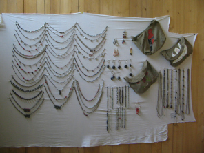 Artesan�a en semillas y bolsas