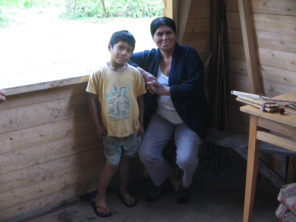 Mujer Celia
                          con sobrino Josue 01