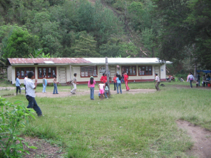El juego voleibol del domingo yanesha /
                          amuesha, mixto 01