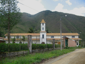 Iglesia gringa en Quillaz (Quillazu)