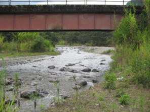Der Santa-Clara-Fluss unter der Br�cke