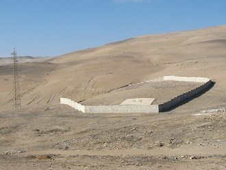 La tumba con una parte de la
                                    tierra t�xica de Suecia 05