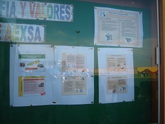 Vitrina con filosof�a, primer
                                  plano 02