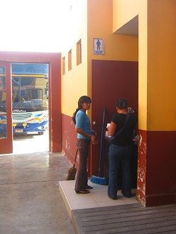 Ba�os 02, entrada hombres