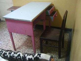 Cuarto con un escritorio con
                                  cajones inteligentes