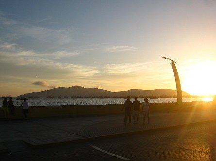 La isla Blanca antes de la
                                    puesta del sol