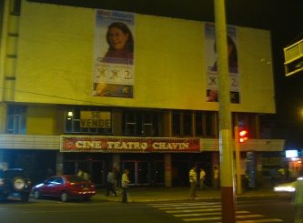 El "Cine Teatro Chav�n" est�
                          para vender