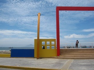 El malec�n Grau en Chimbote, una entrada