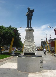 Monumento "maestro" 02