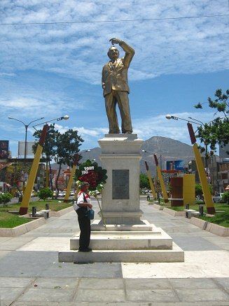 Monumento de maestro Torre 01