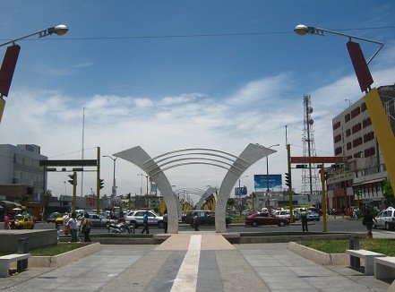 Avenida de la Torre, otra portada